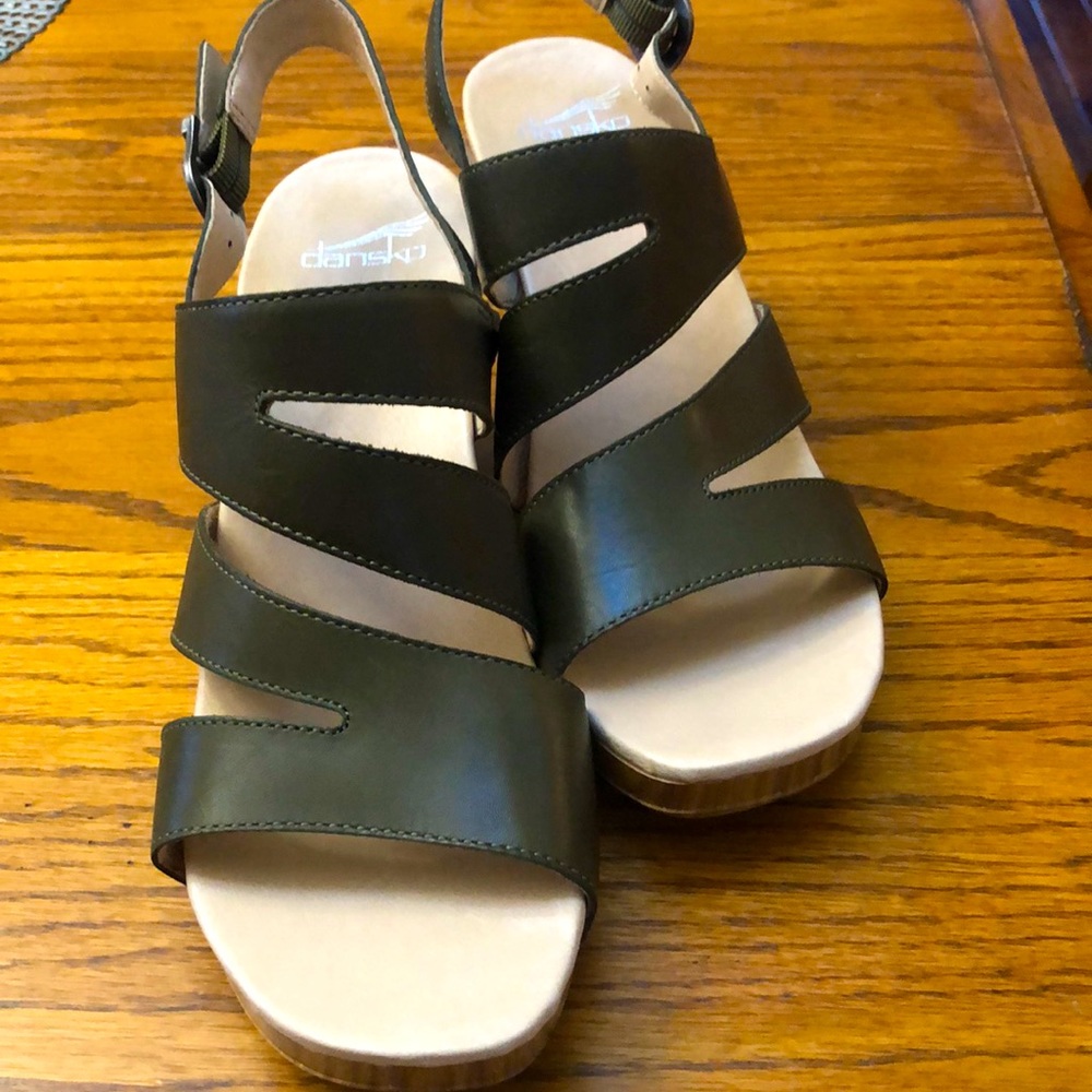 DANSKO-sandals-strap with buckle size 10